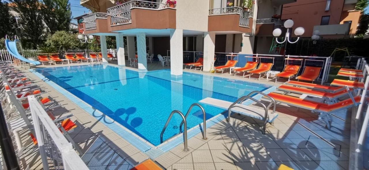 Hotel Cosmos Ρίμινι Εξωτερικό φωτογραφία