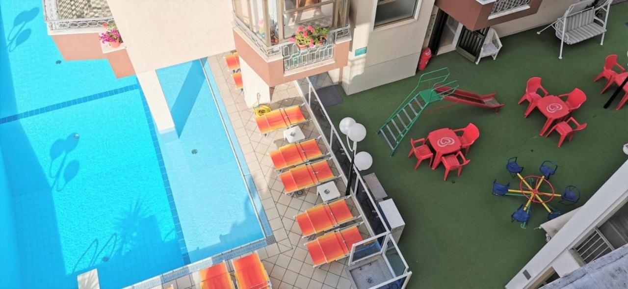 Hotel Cosmos Ρίμινι Εξωτερικό φωτογραφία