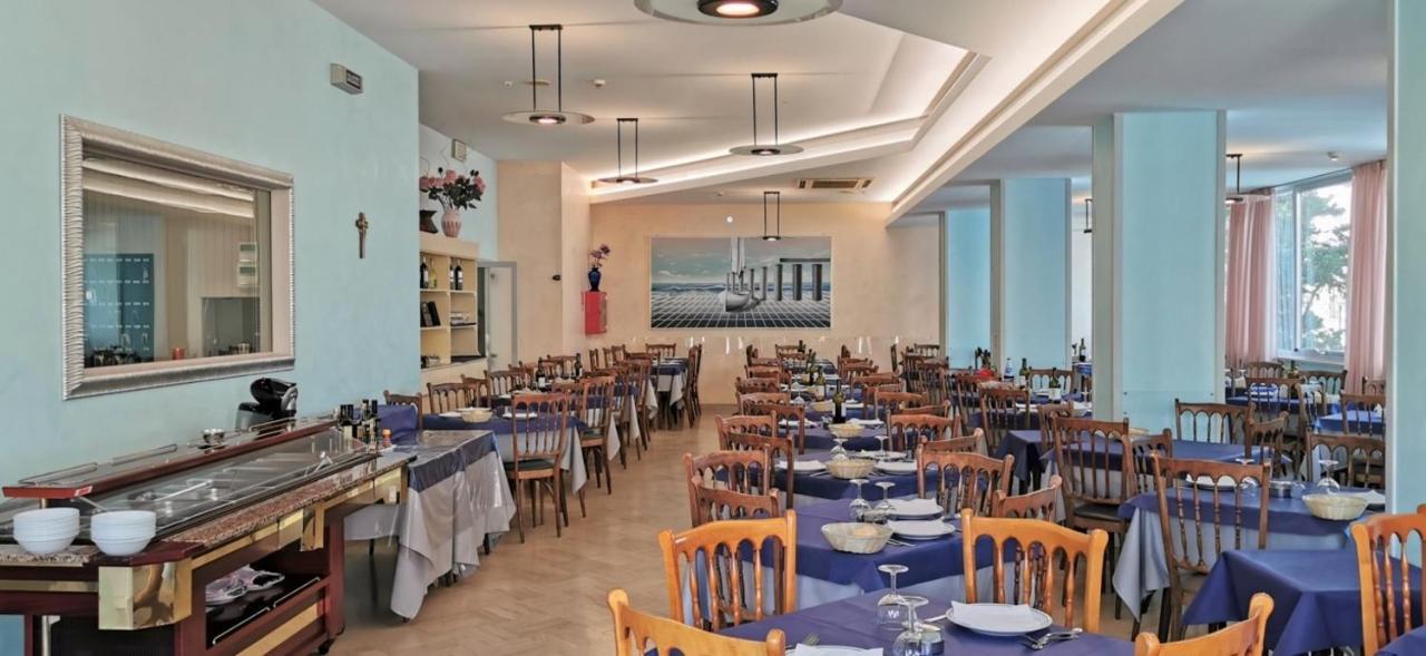 Hotel Cosmos Ρίμινι Εξωτερικό φωτογραφία