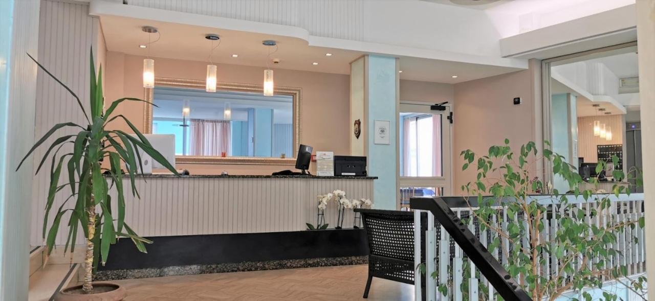 Hotel Cosmos Ρίμινι Εξωτερικό φωτογραφία