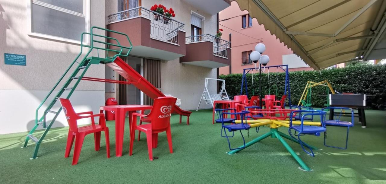 Hotel Cosmos Ρίμινι Εξωτερικό φωτογραφία