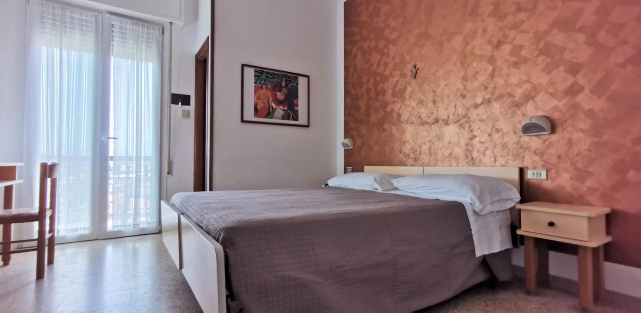 Hotel Cosmos Ρίμινι Εξωτερικό φωτογραφία