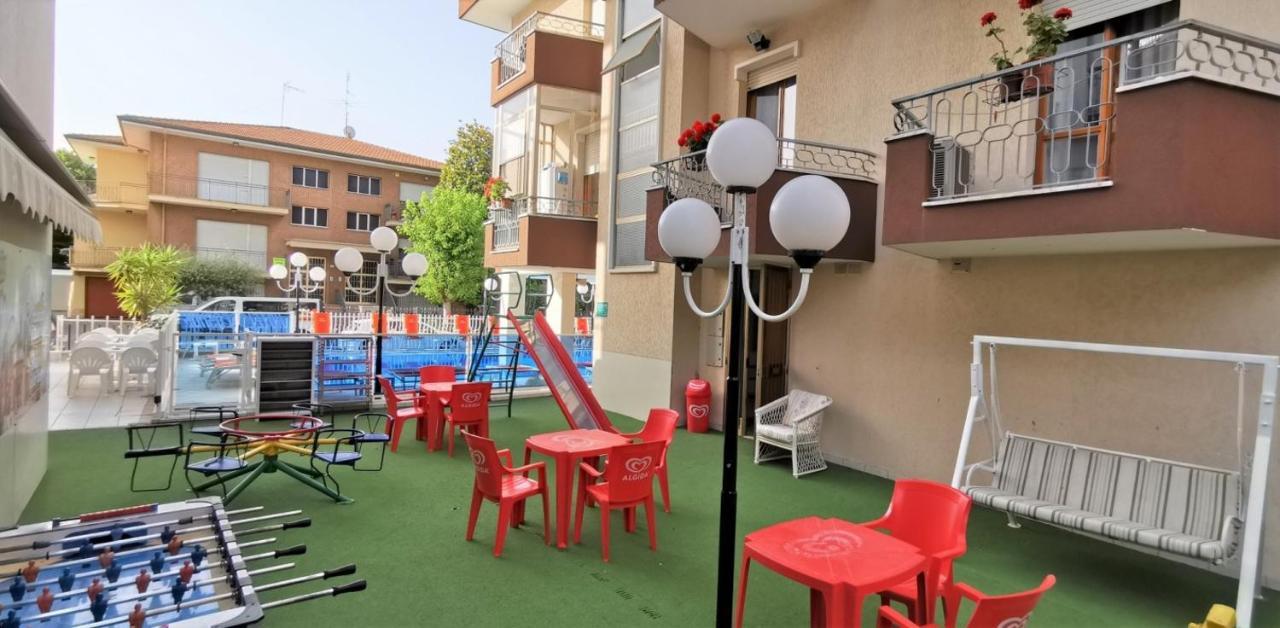 Hotel Cosmos Ρίμινι Εξωτερικό φωτογραφία